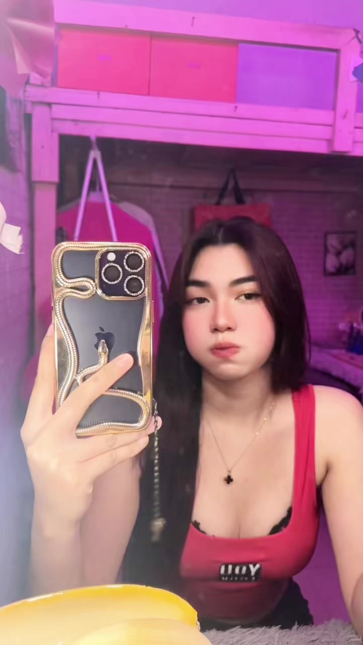 @Seleneee