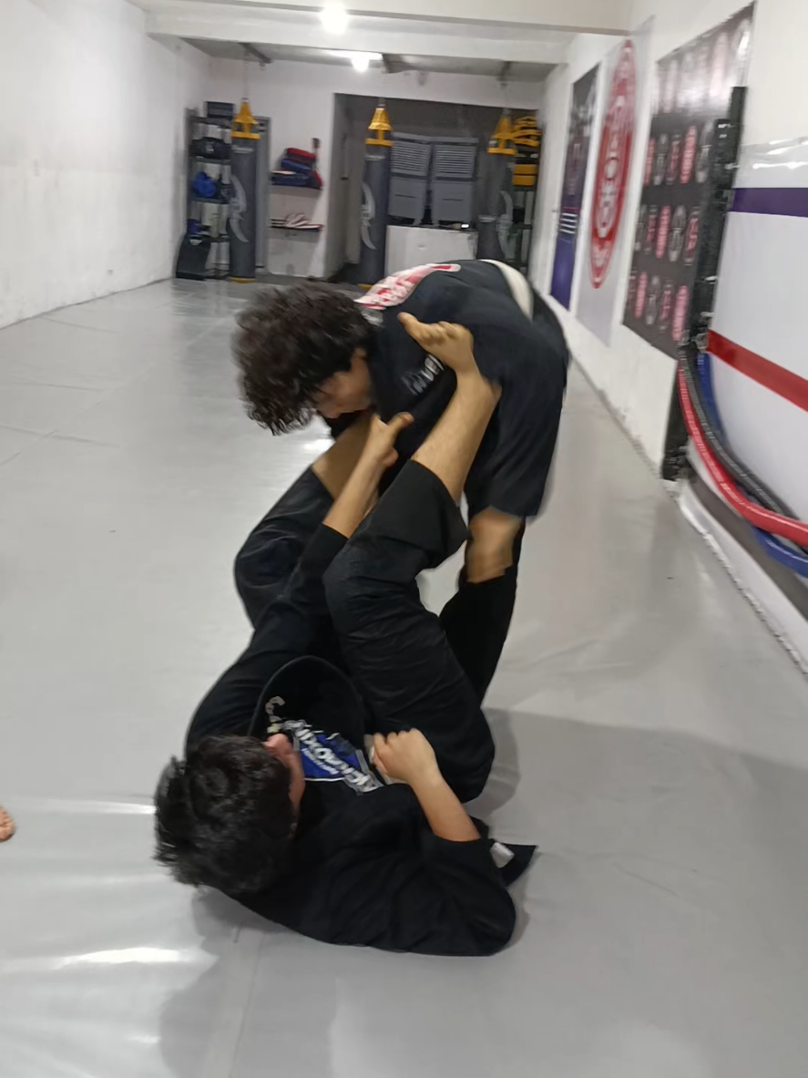 @ZavaletaKickboxing_mma