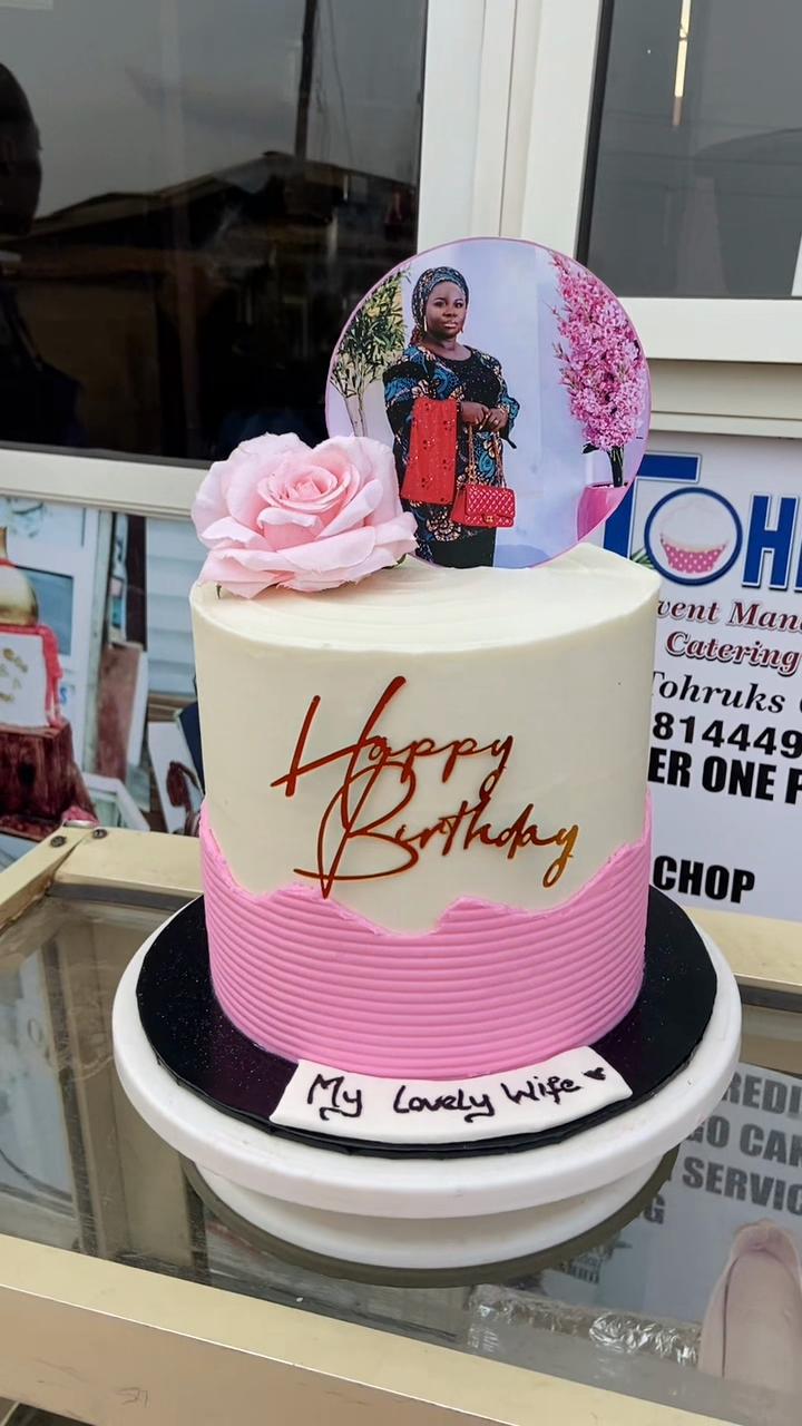 @Tohruks cakes of Ibadan