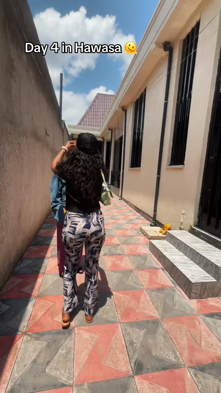 @Emuti…