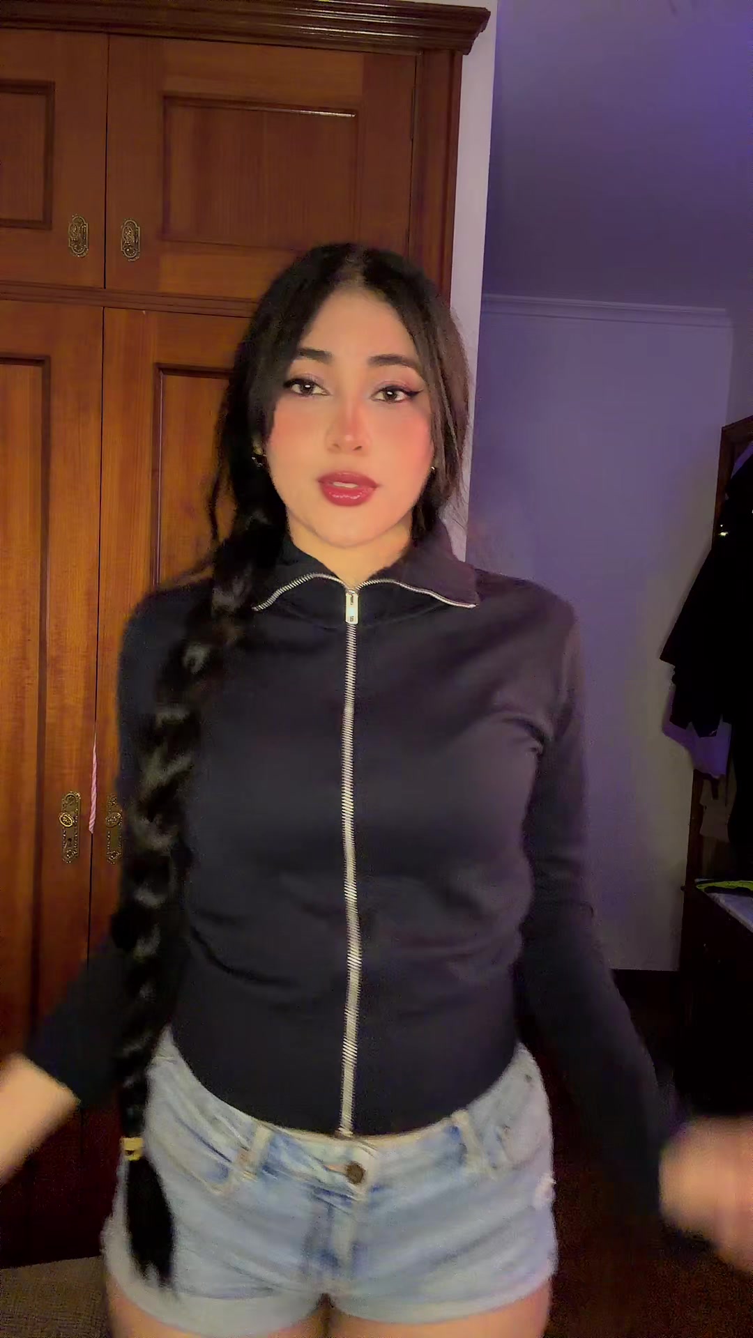 @Adrii✨