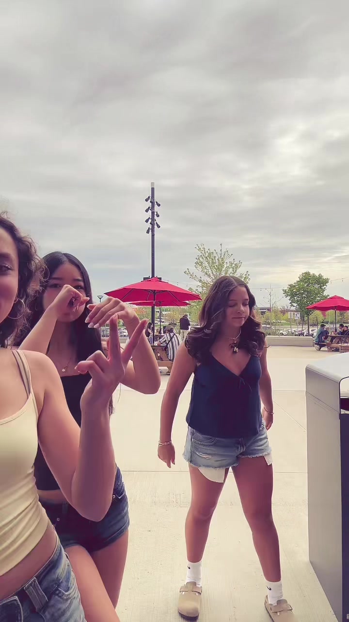 @raecywang