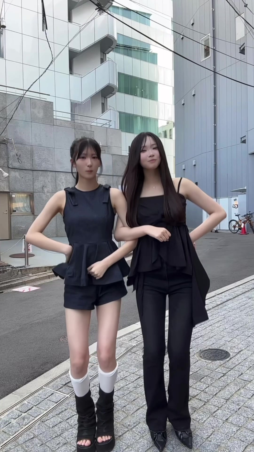 @るう