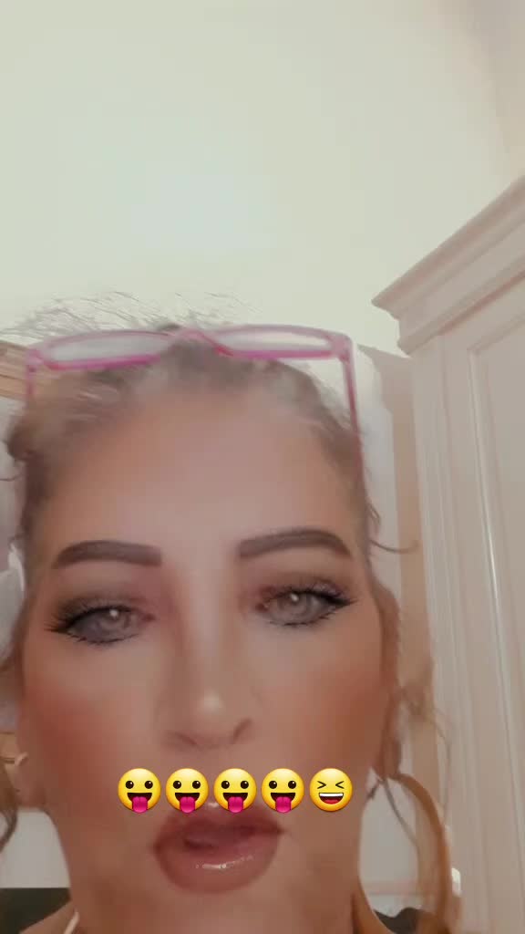 @Anna Esposito