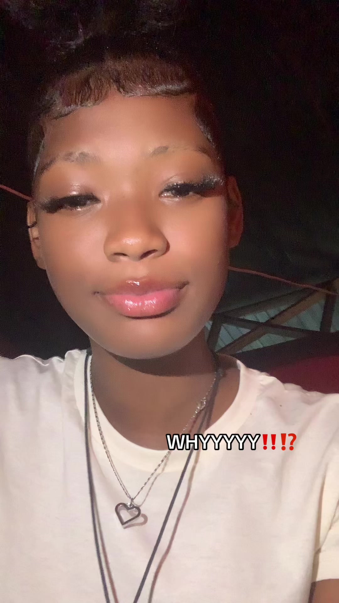 @T😻.