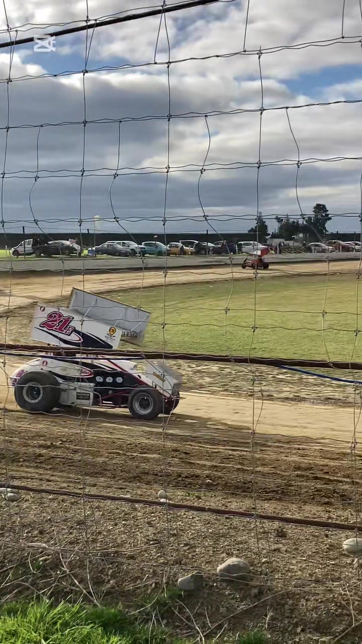 @BrokenWingsPhotography
