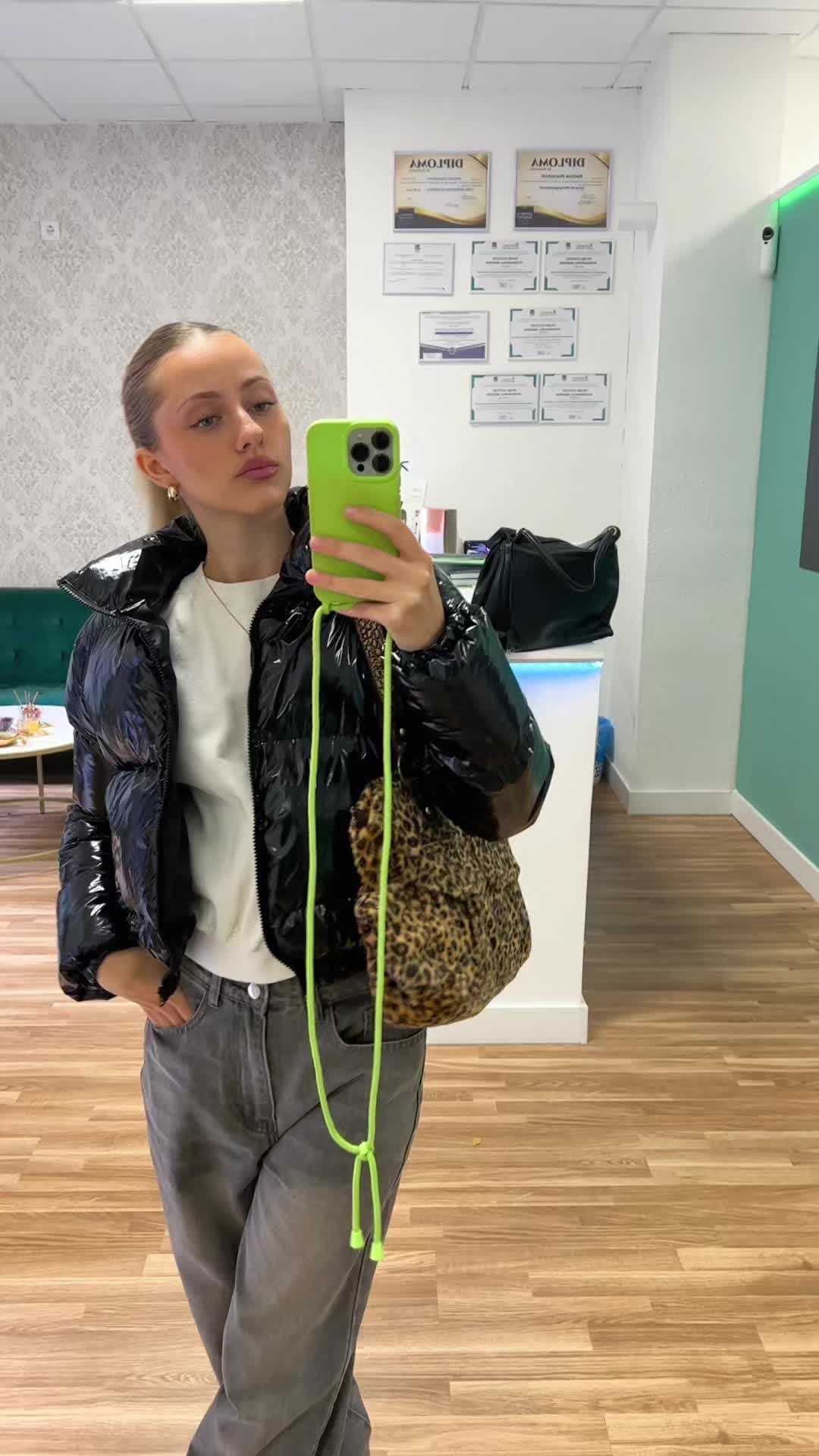 @️
