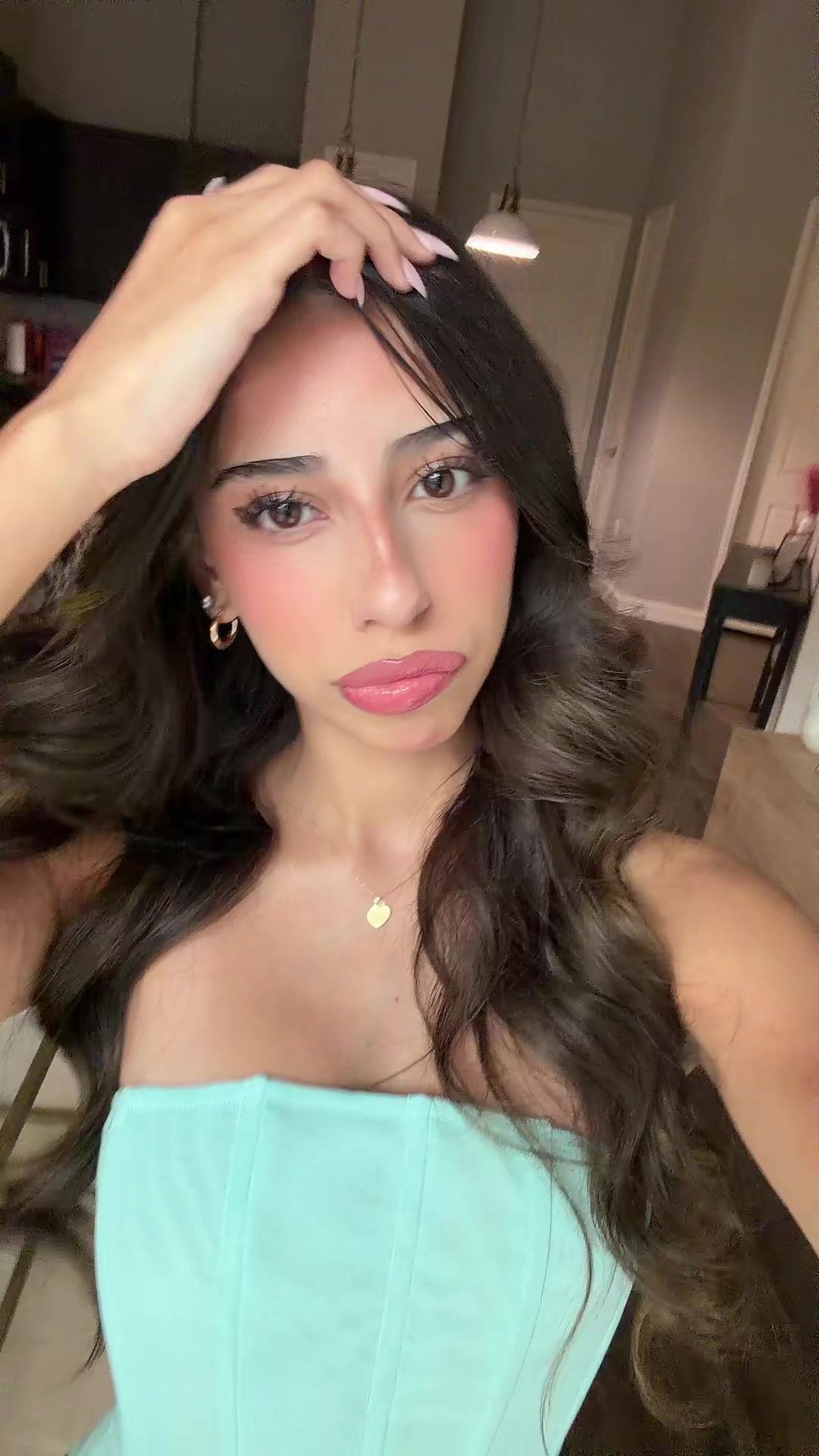 @bella