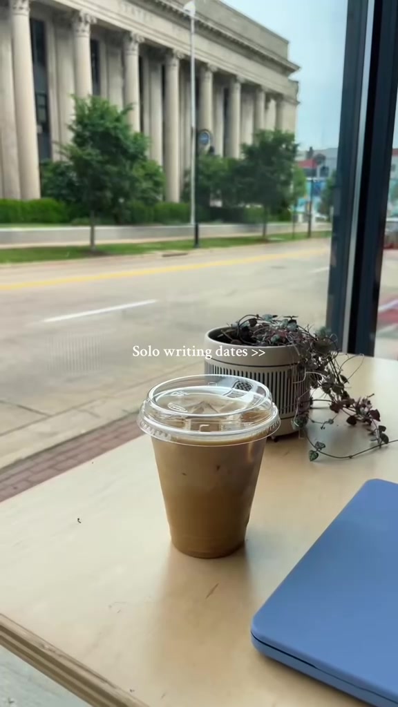 @Sophie // Writer + Illustrator
