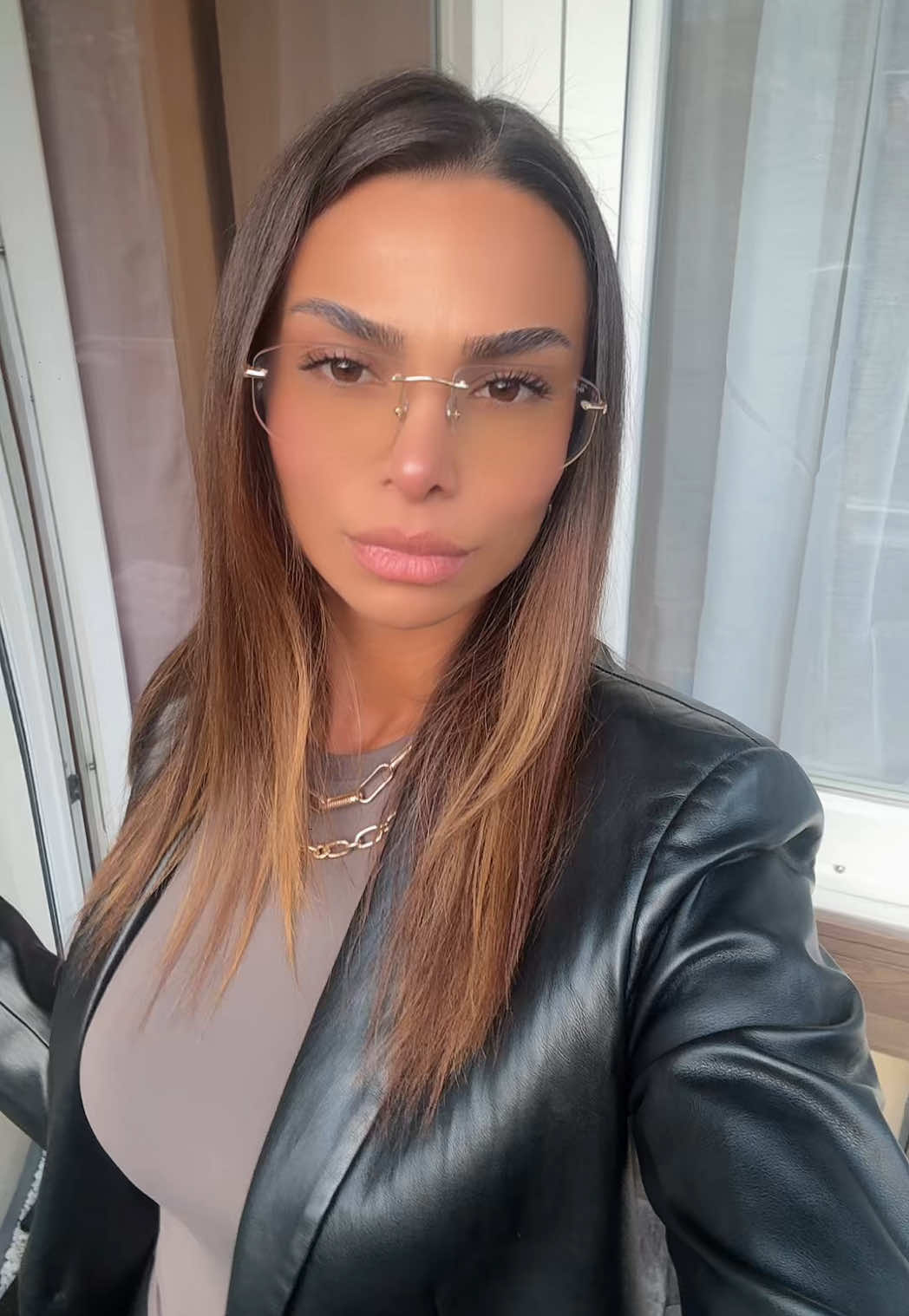 @BIENENKÖNIGIN🐝