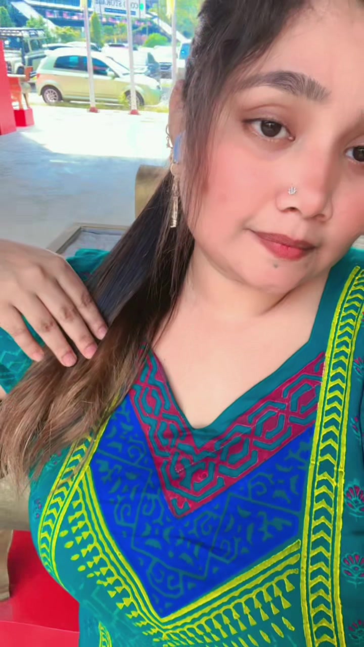 @হাসির 💋 রানি