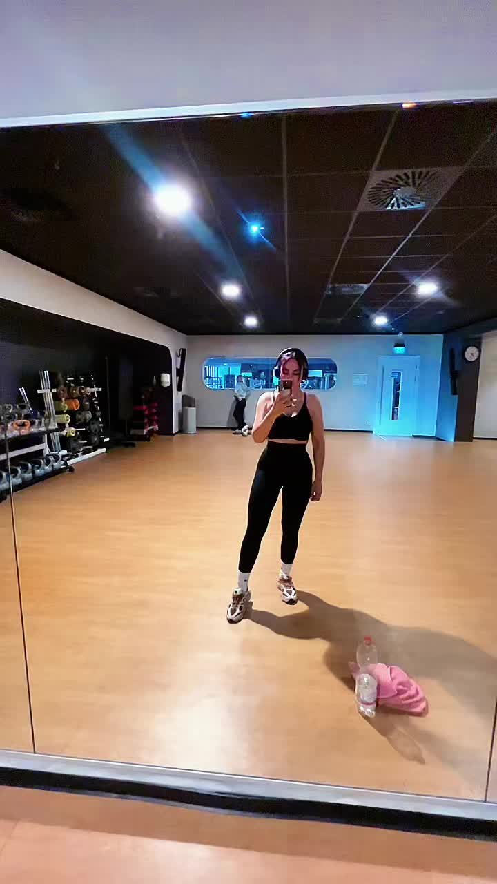 @lorylolyta32