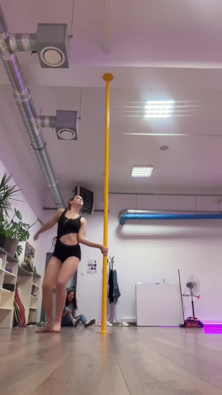 @_pole_flow_dance_pola_
