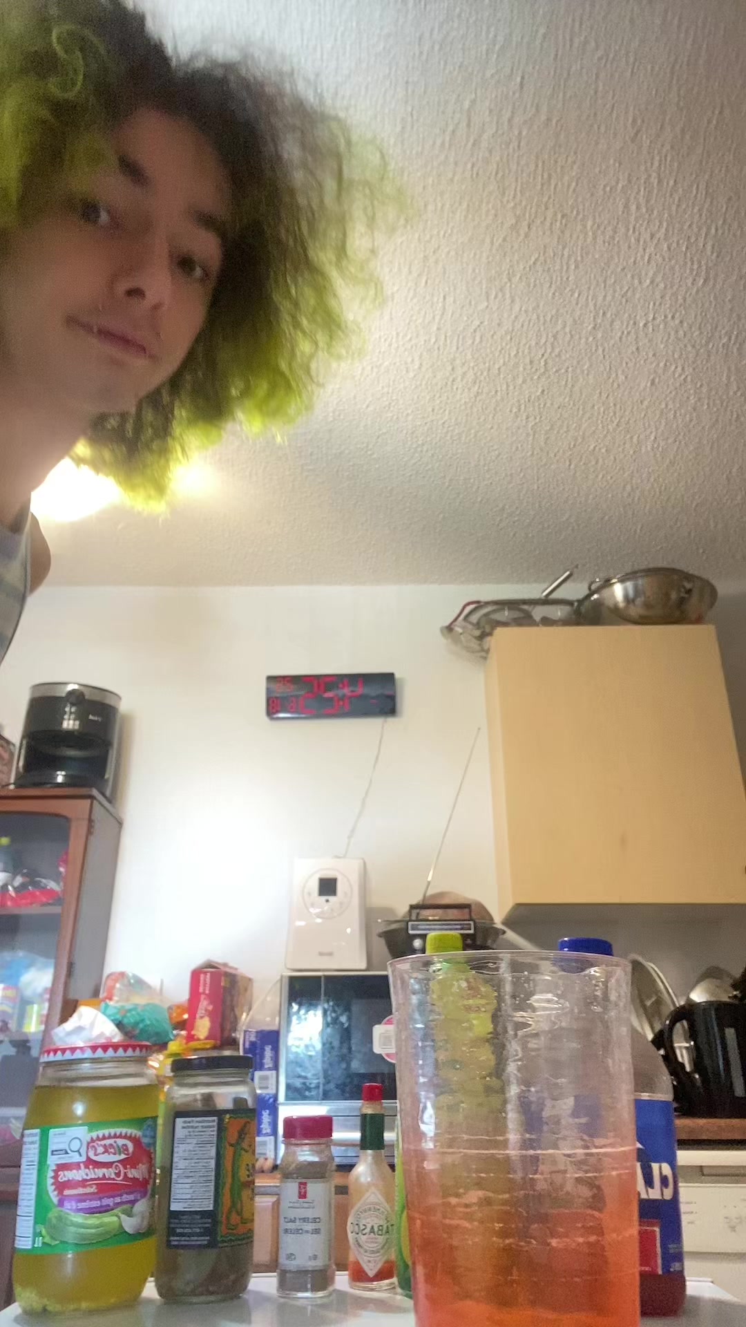 @shes_licking_thewall
