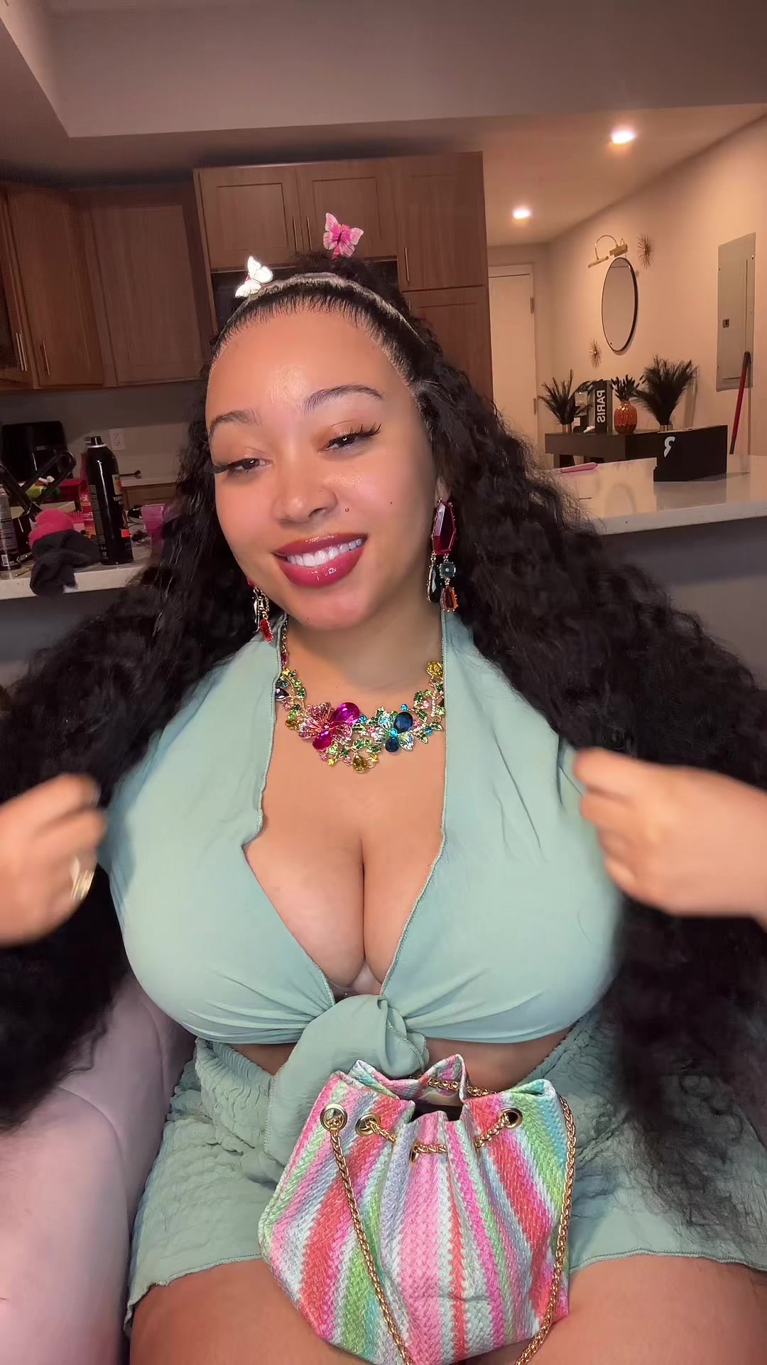 @YourAuntieMoe
