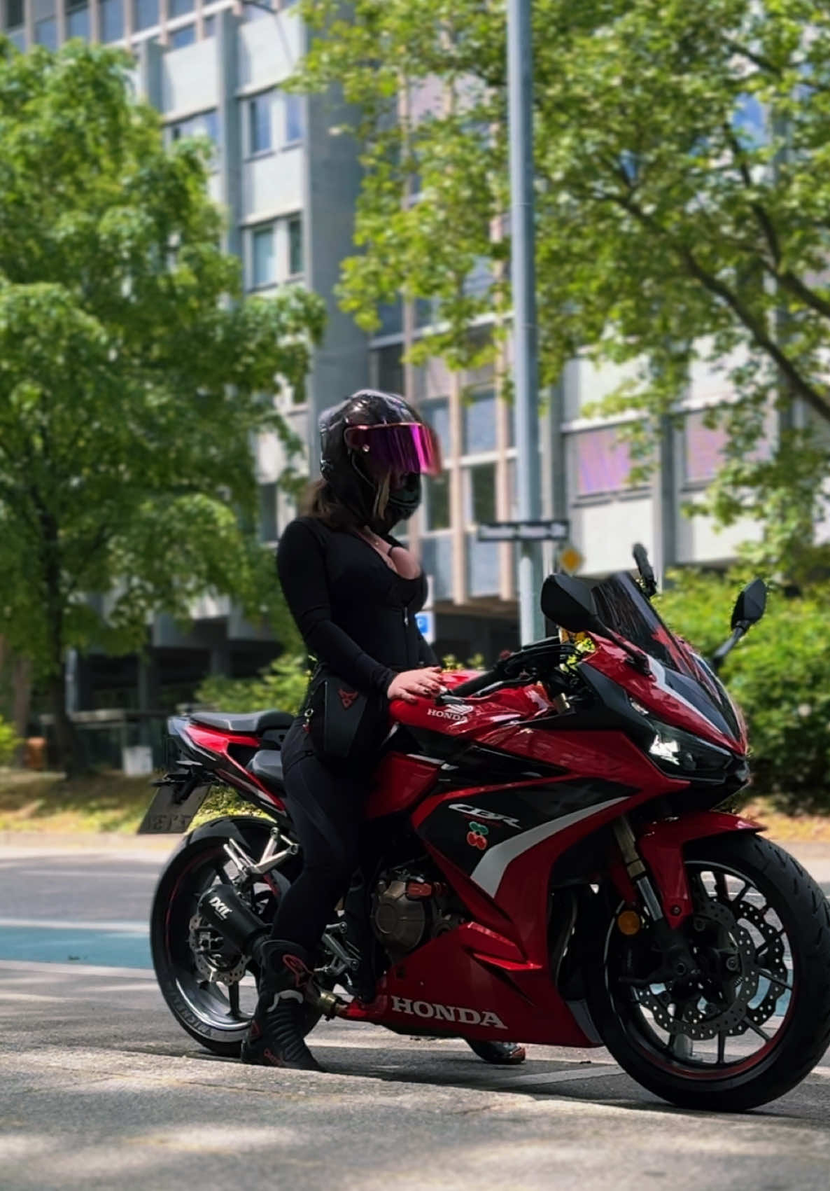 @zicherry_moto