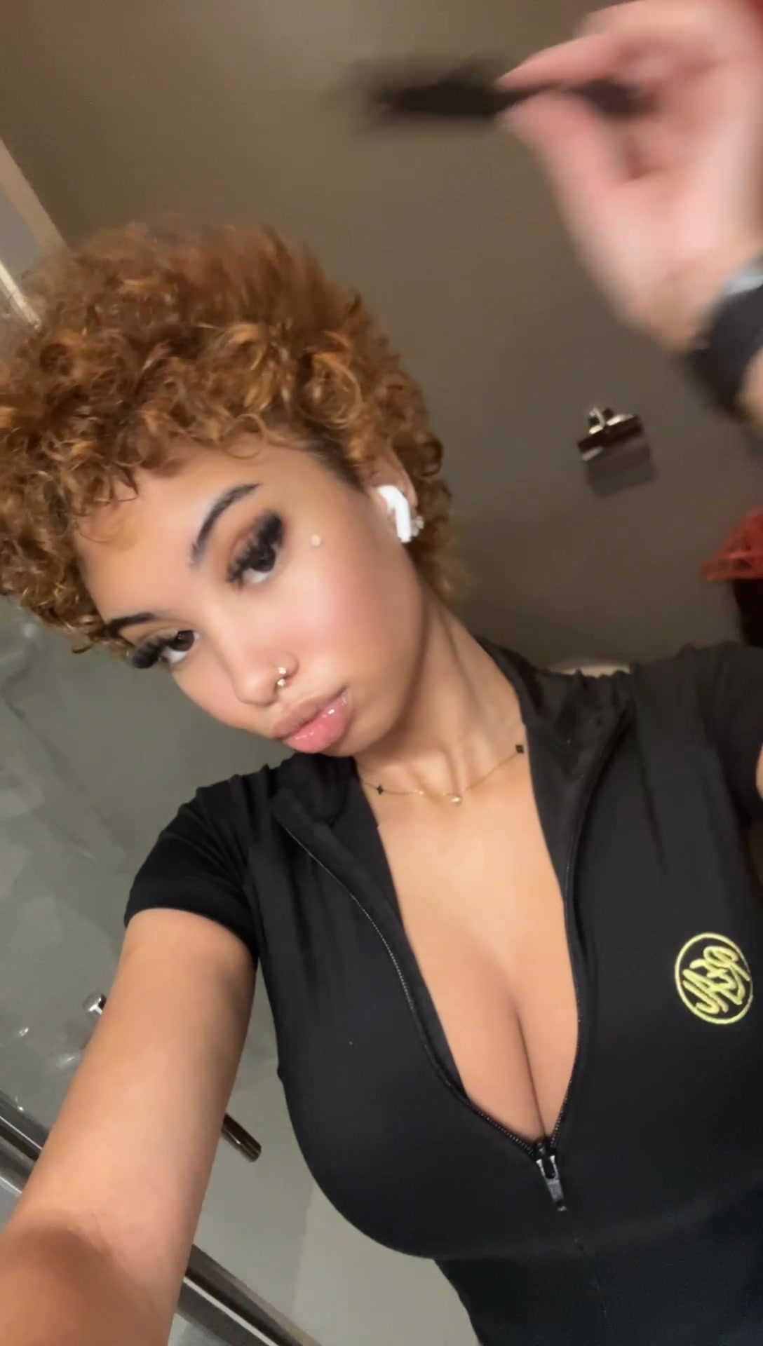 @𝐋𝐞𝐬𝐥𝐲🇲🇱🇩🇪