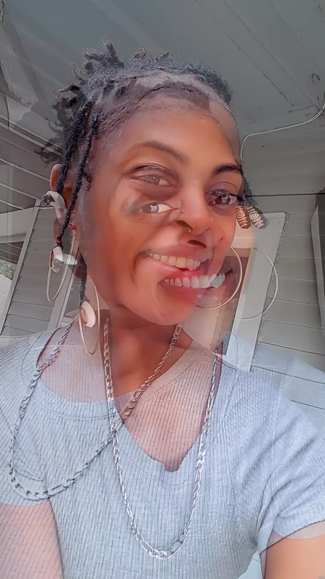 @MoMoney