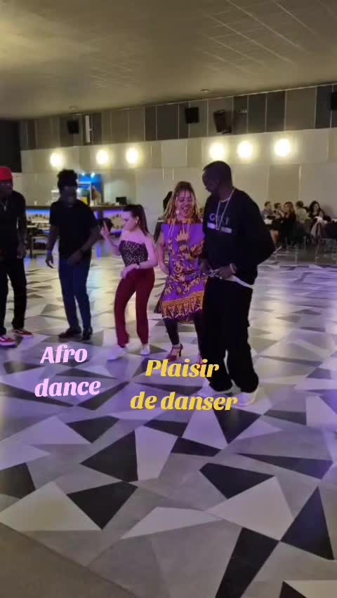 @Monia&Dance