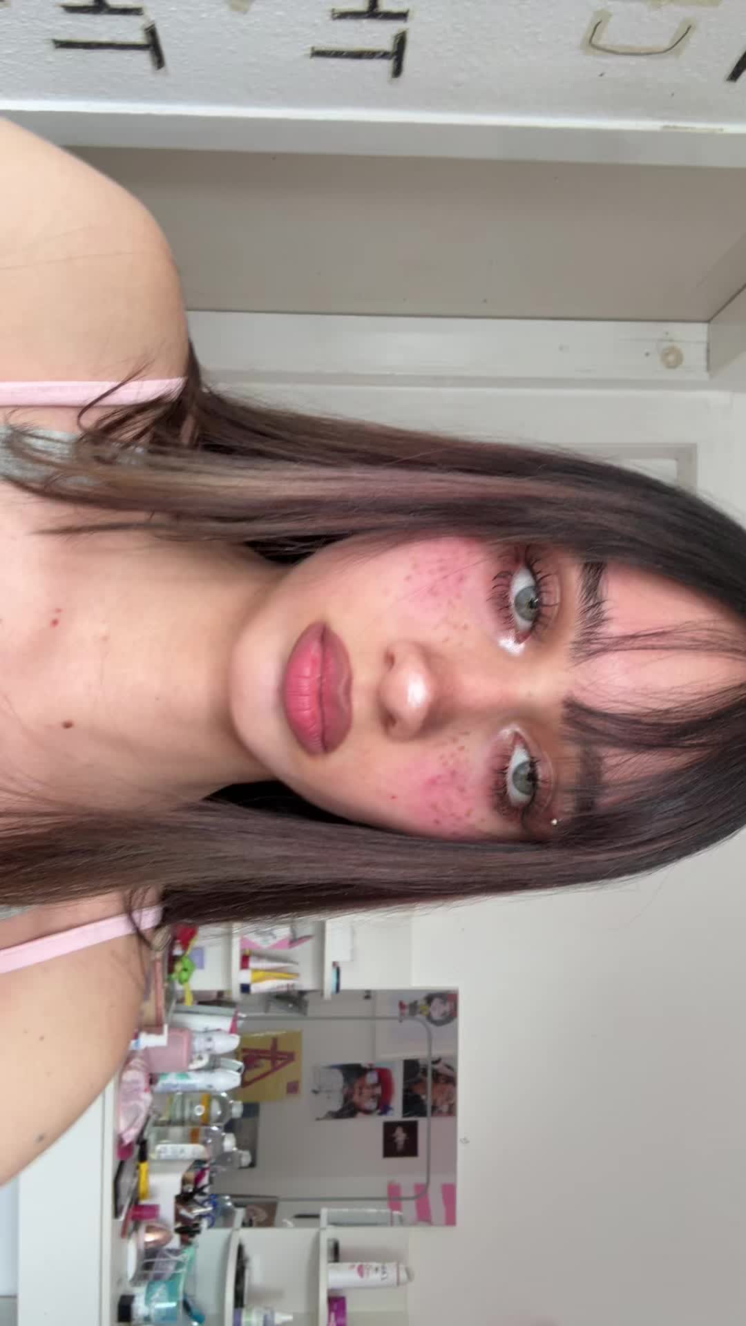 @๐ฉ