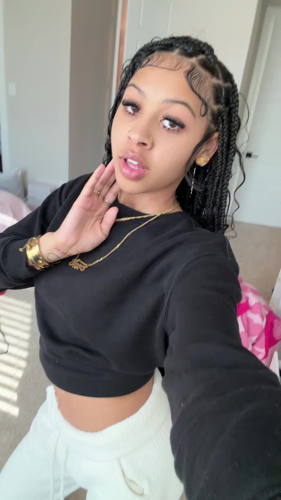@Aminah ♡︎ .