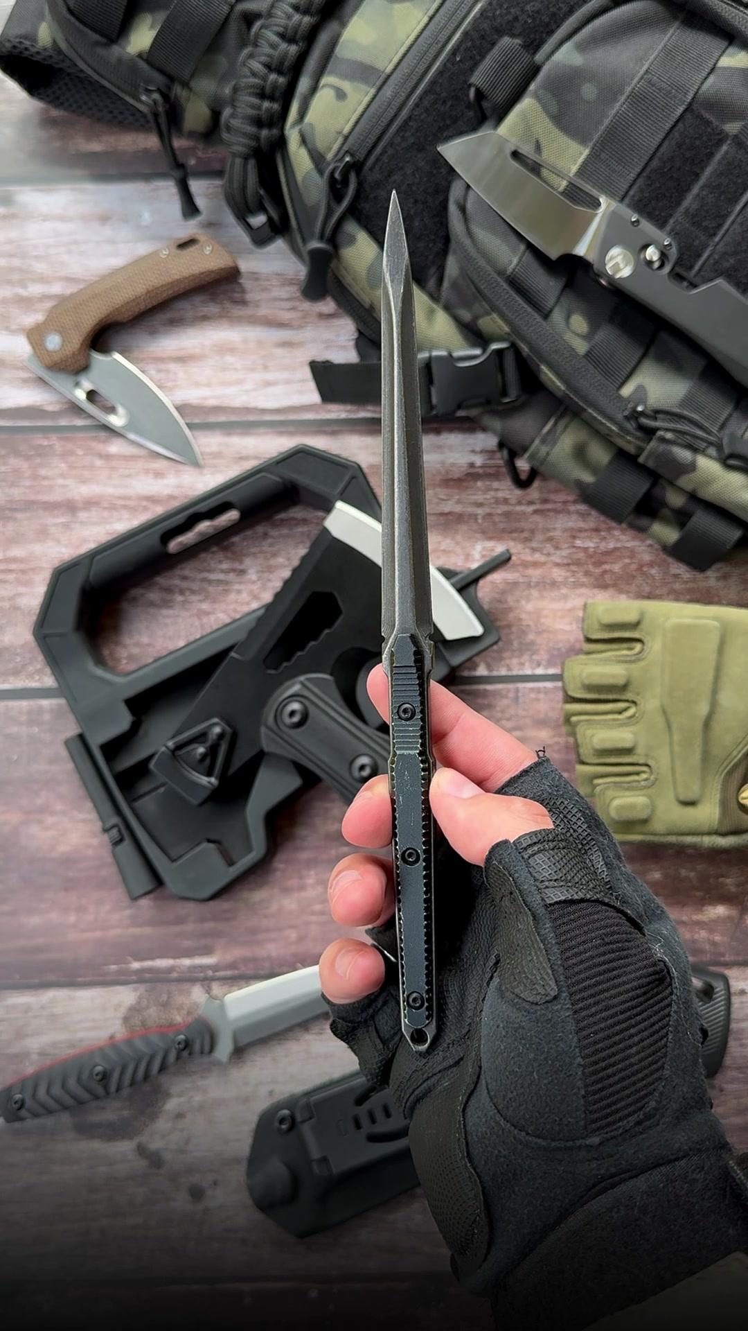 @survival.knives