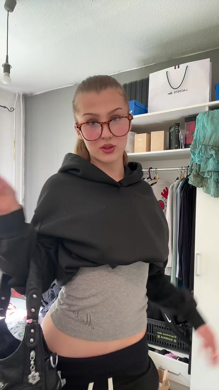@️