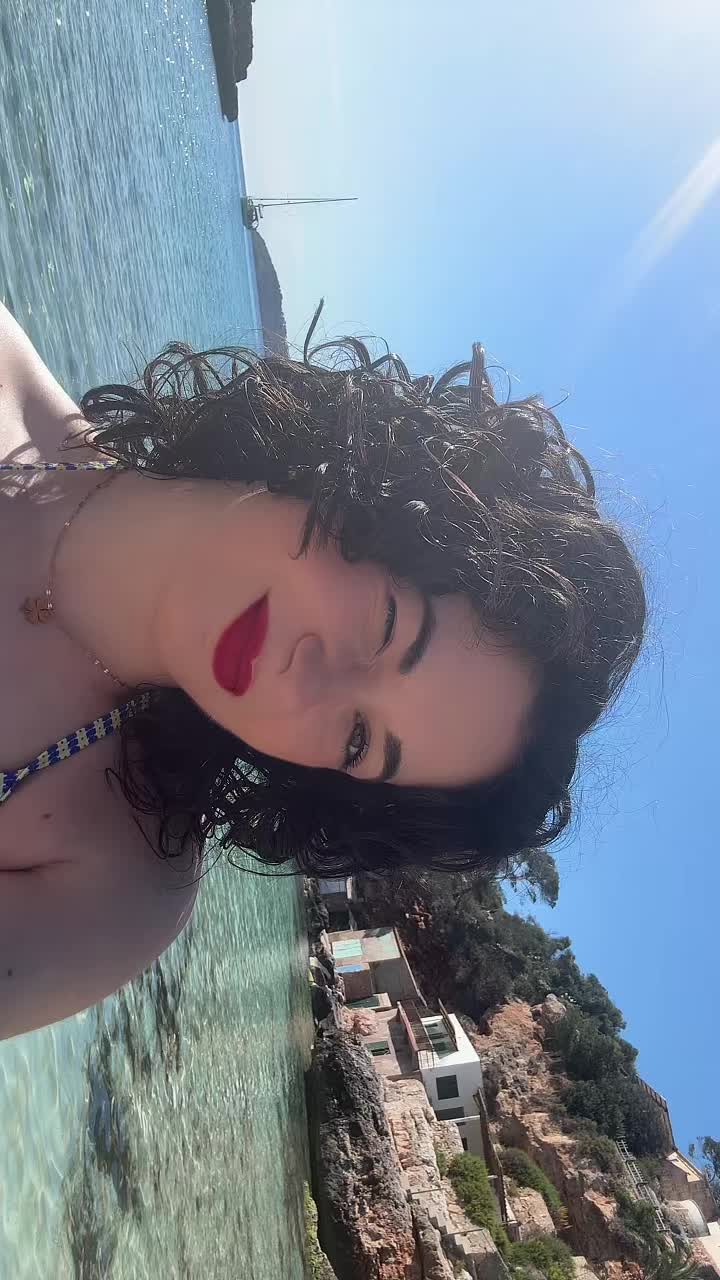 @Na&iuml;s
