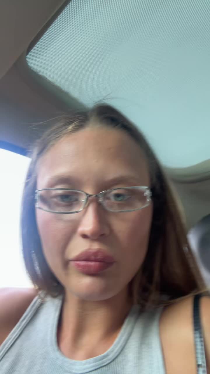 @ellibenny_