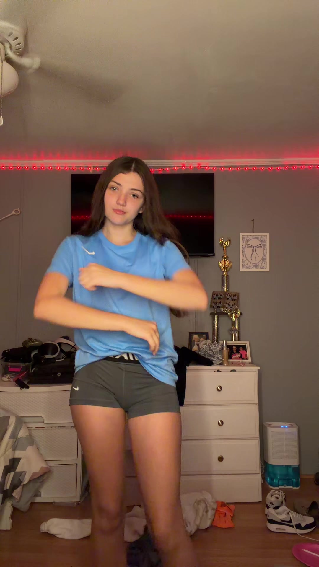 @Ava_dances😛🤘