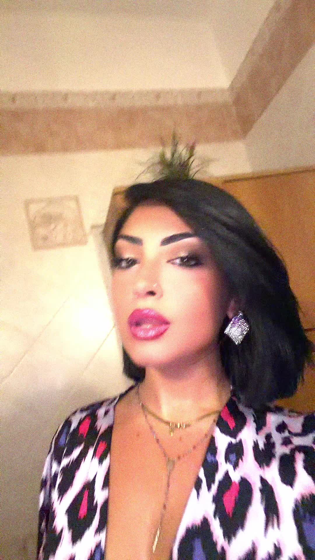 @Ilaria_