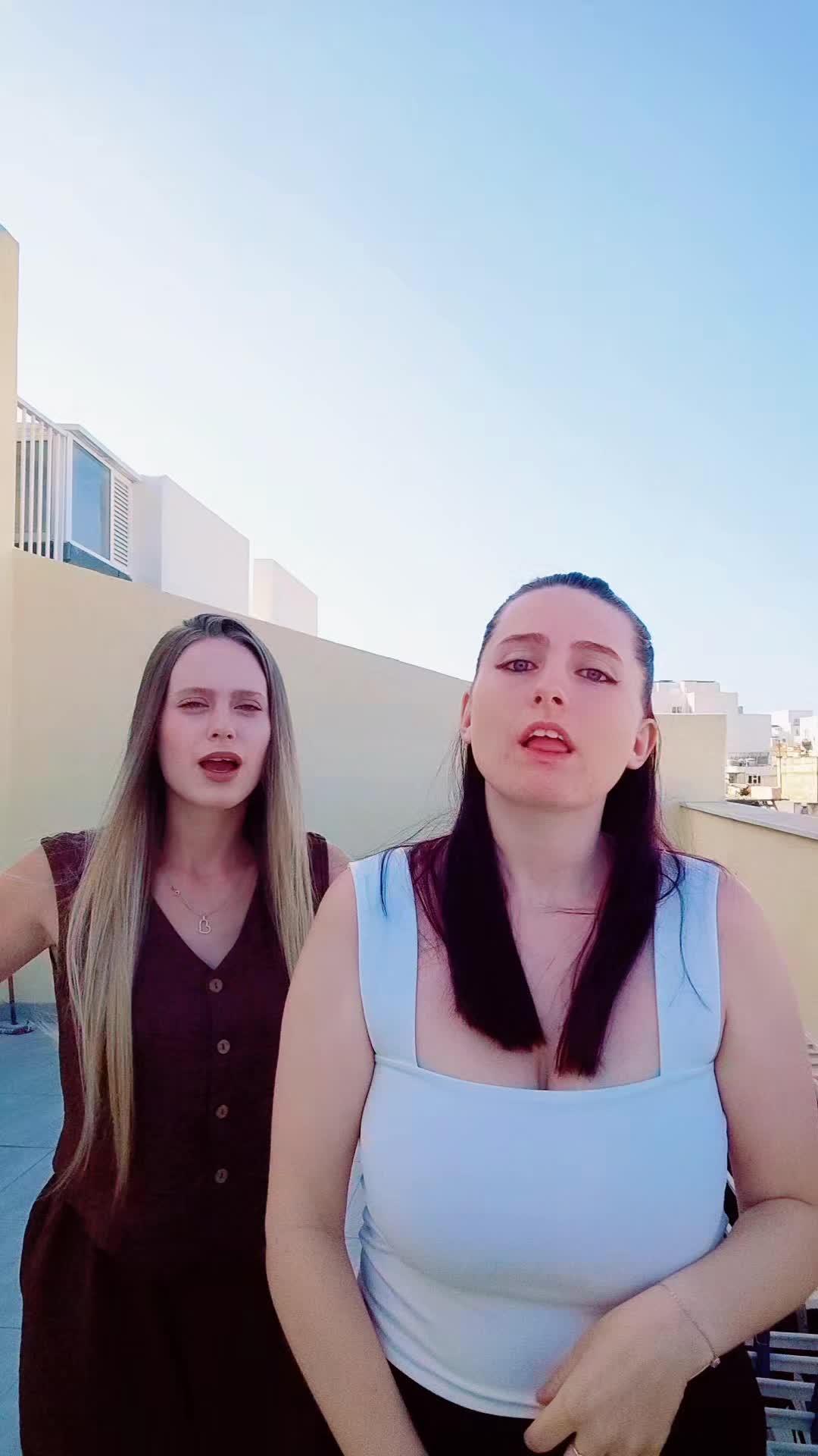 @cassandralolaz