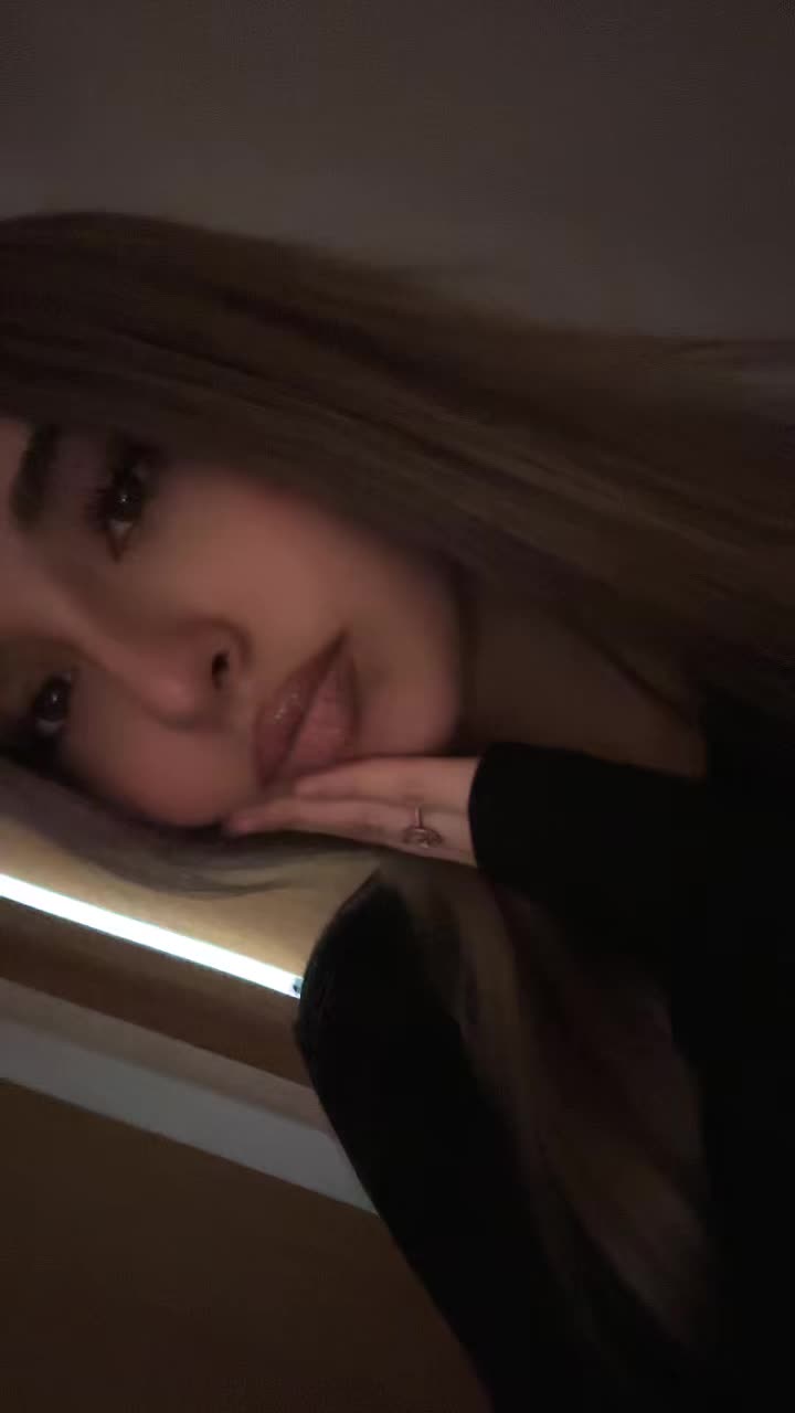 @⃟