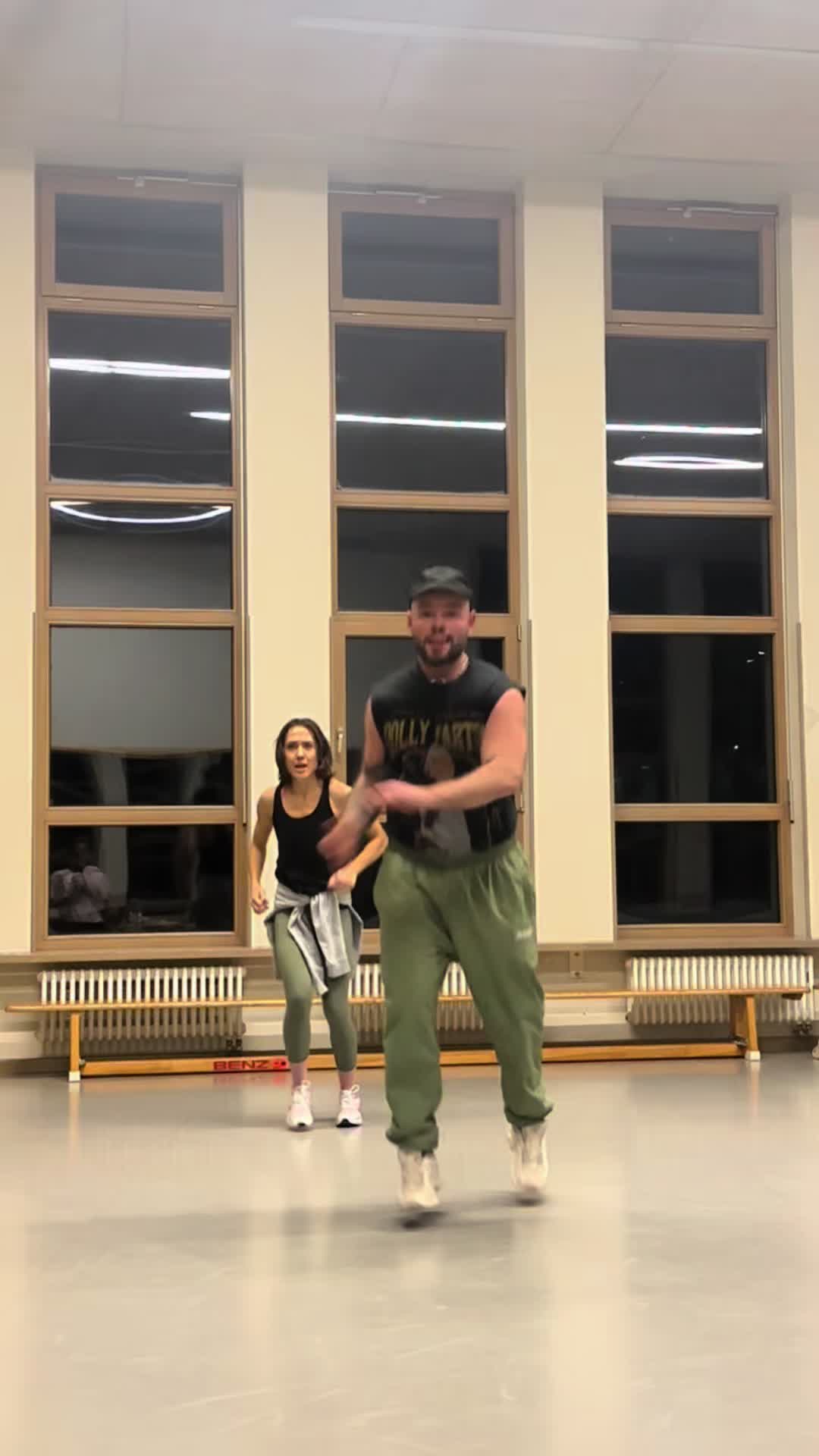@ManuMoves