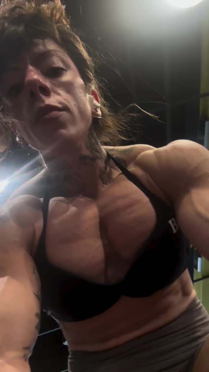 @musclesonmuscles