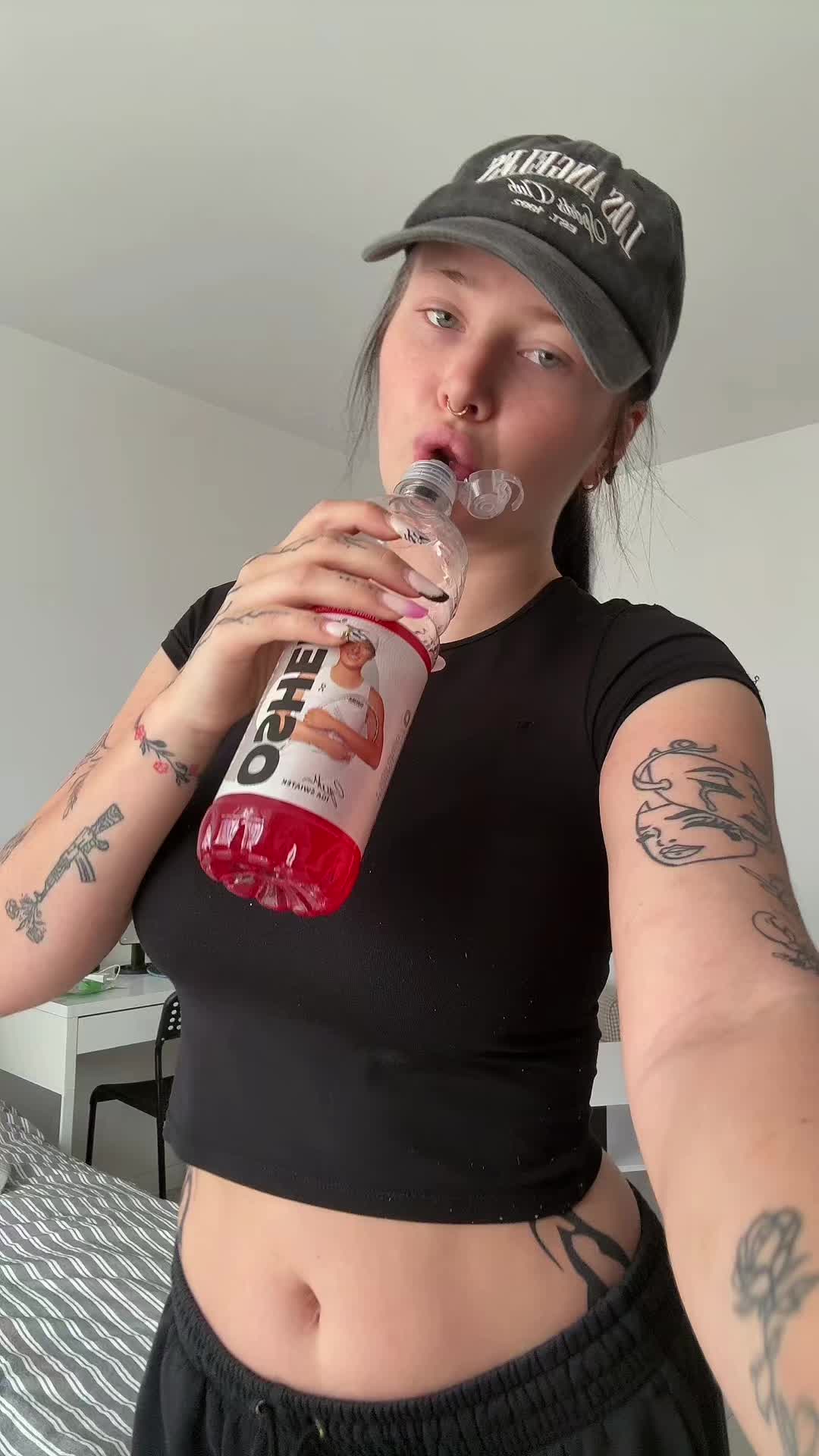 @𝐊𝐈𝐍𝐈𝐀🍸🐆