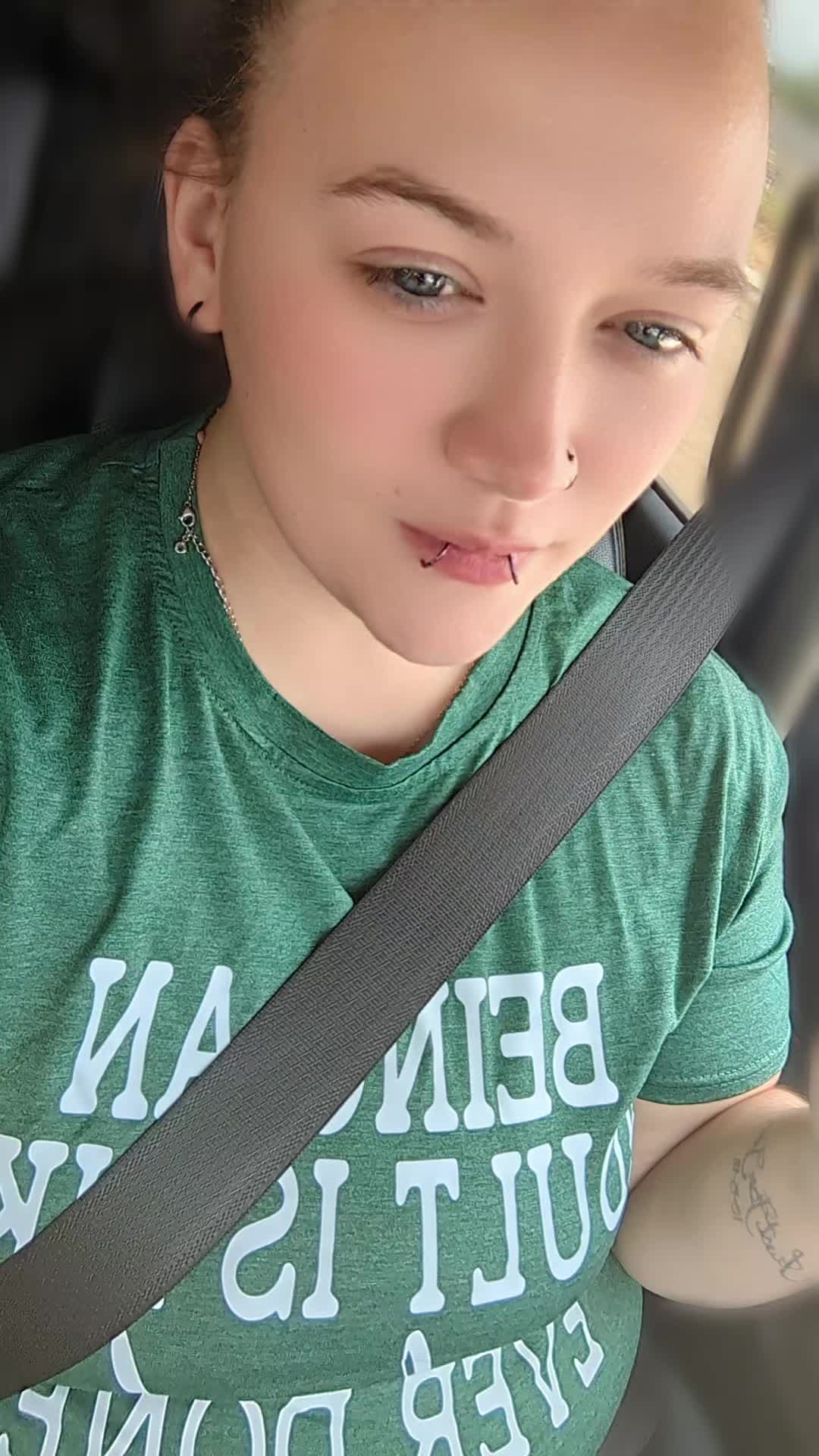 @Christy 💚💙