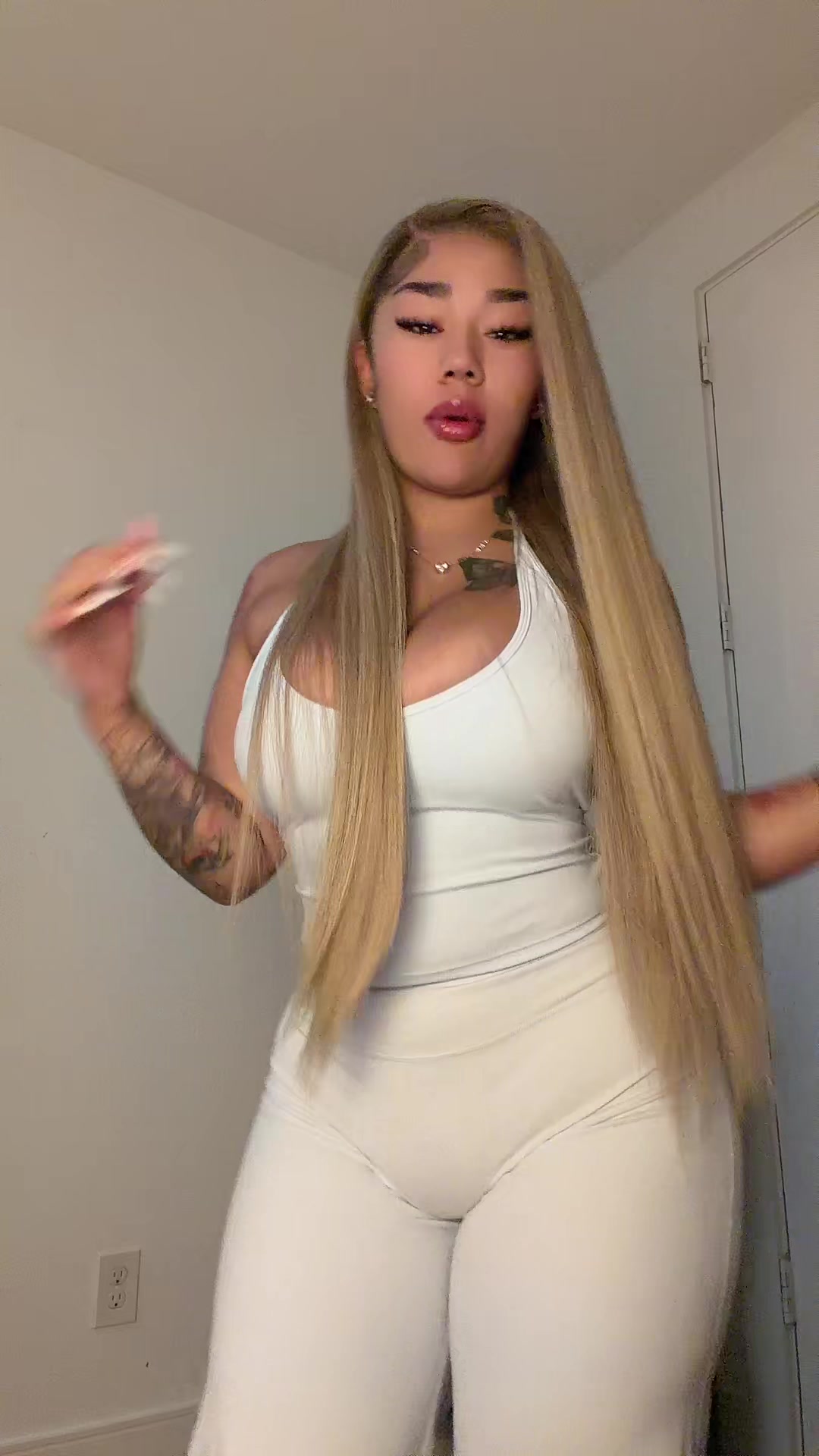 @🐝Daysi&rsquo;s (queen bees 🐝 LIVE)