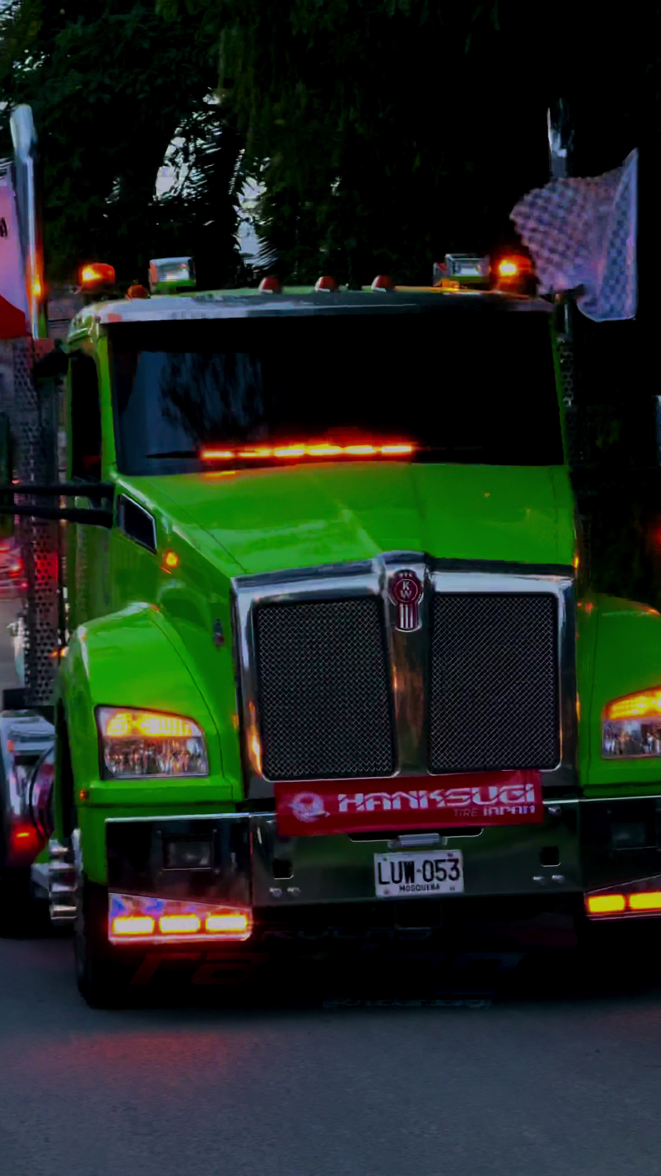 @Trucks Racing