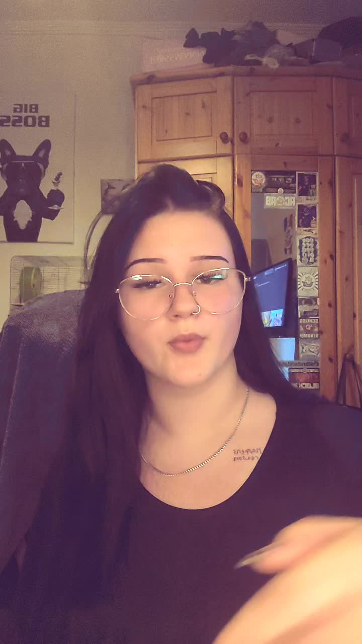 @Julie._.222🇩🇪🦅