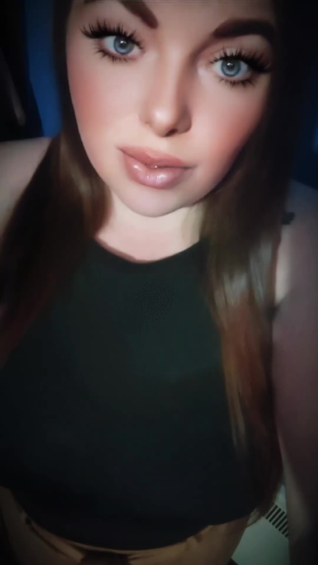 @🍒𝒮𝒽𝒶𝓃𝒶 ~𝓁o𝓊𝒾𝓈𝑒🍒