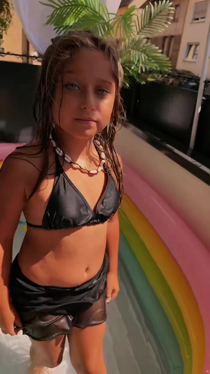 @chloehopeofficial