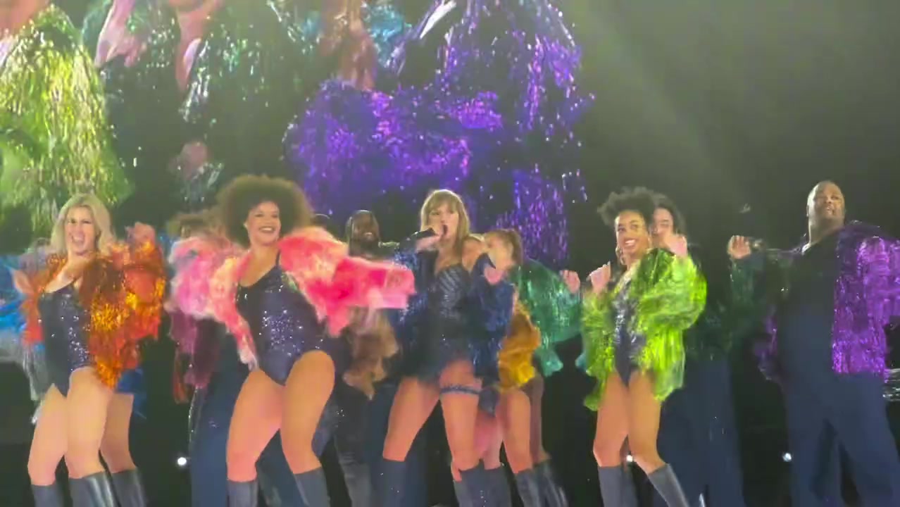 @𓂃꙳⋆videos from the eras tour