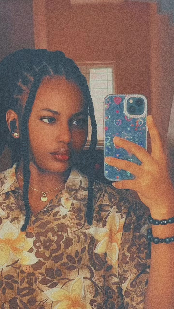 @Vicky🥰