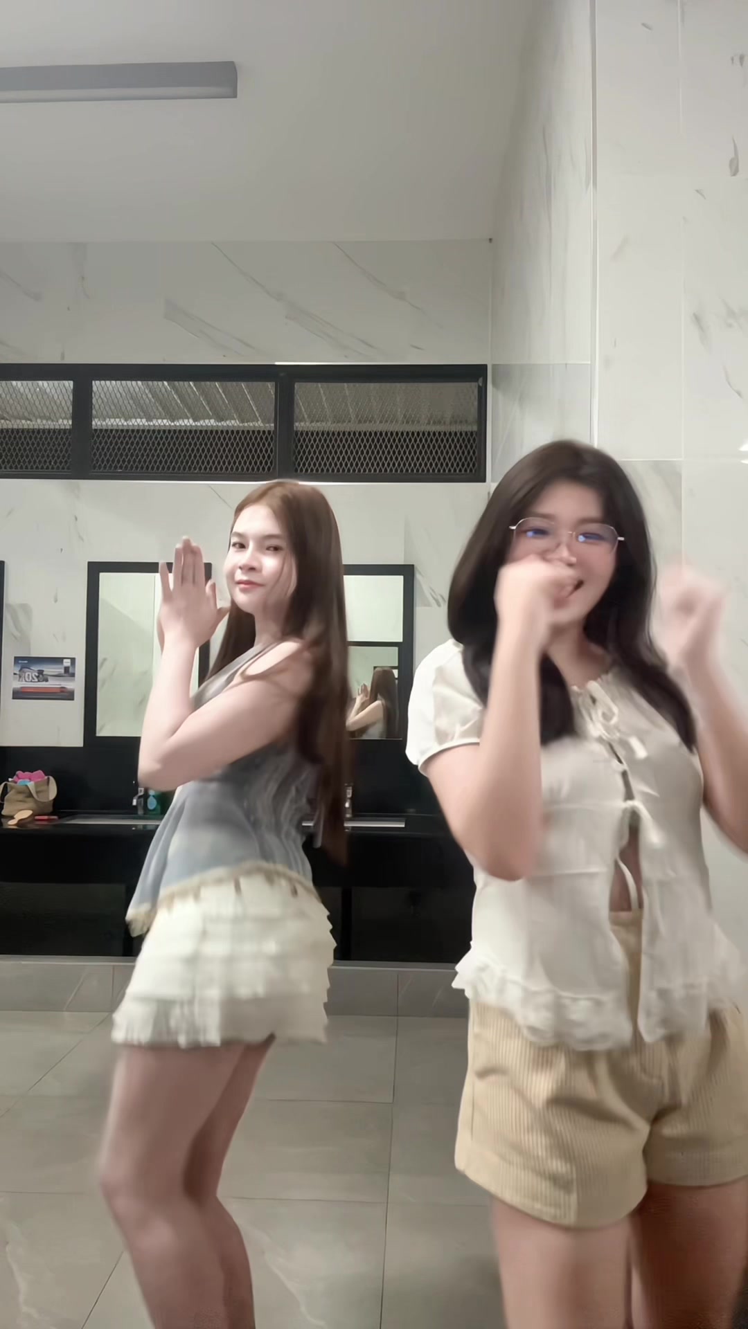 @รมิตา อัมพวา