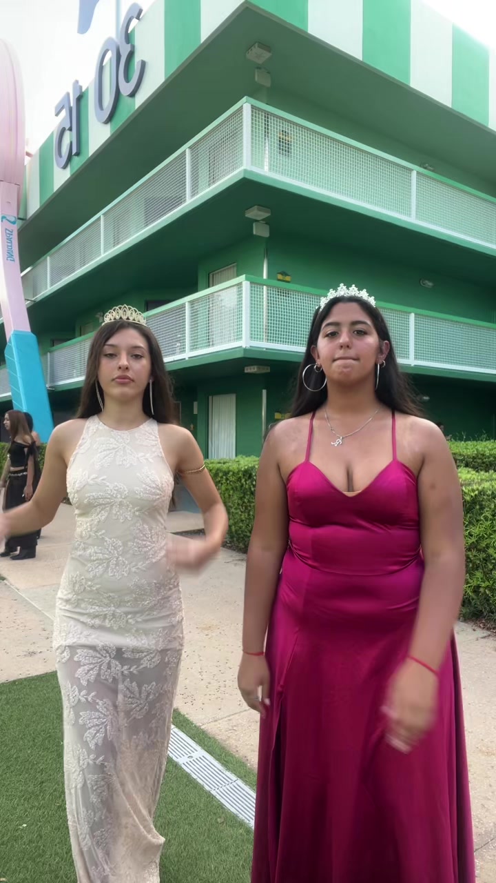 @Mia