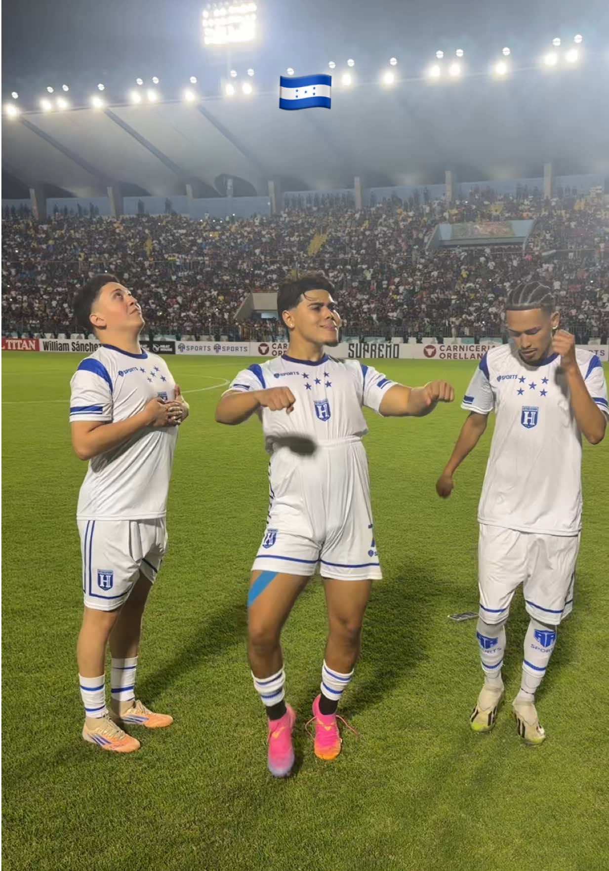 @Uyuyuy 🇭🇳🐕