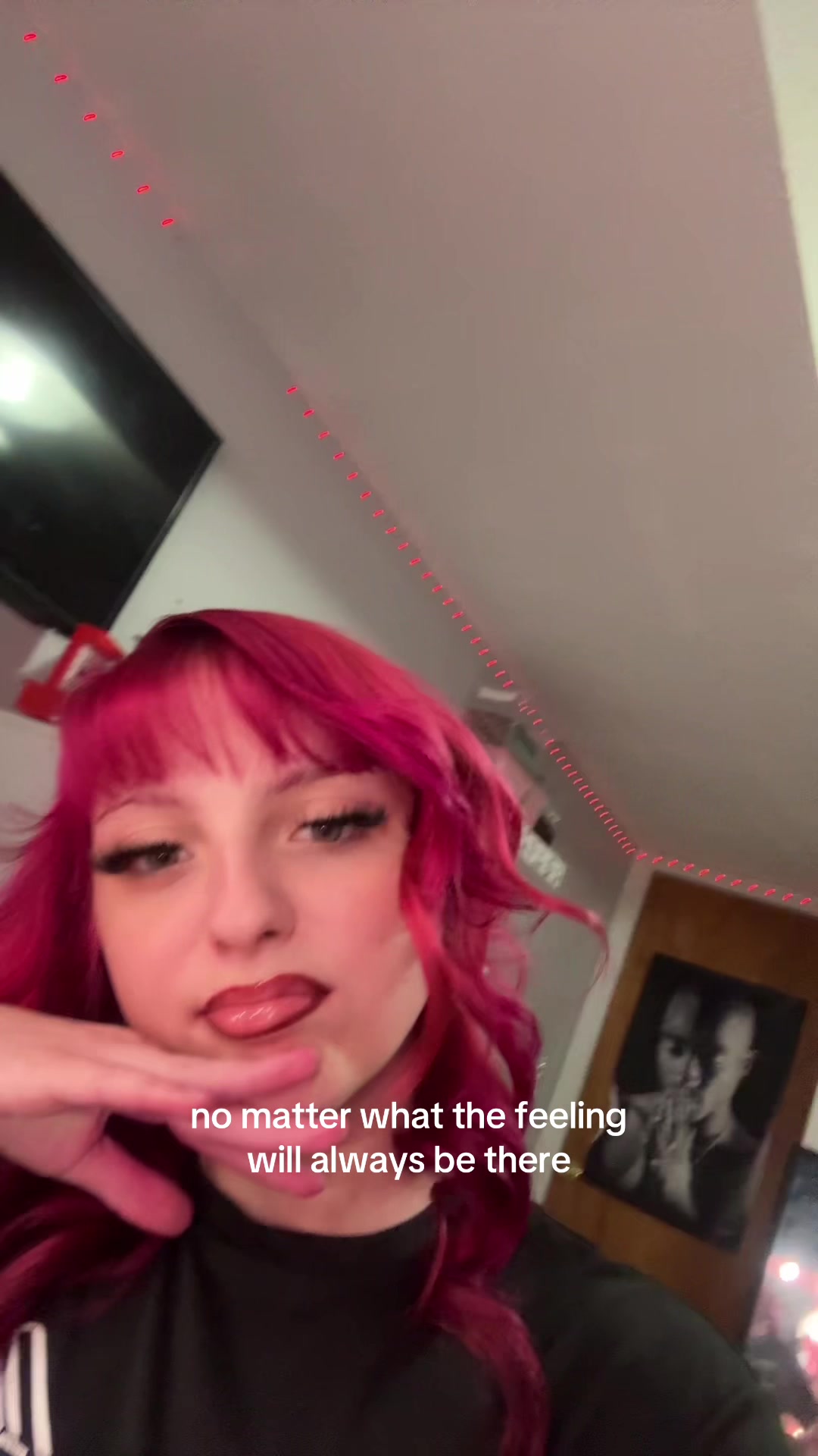@🫥