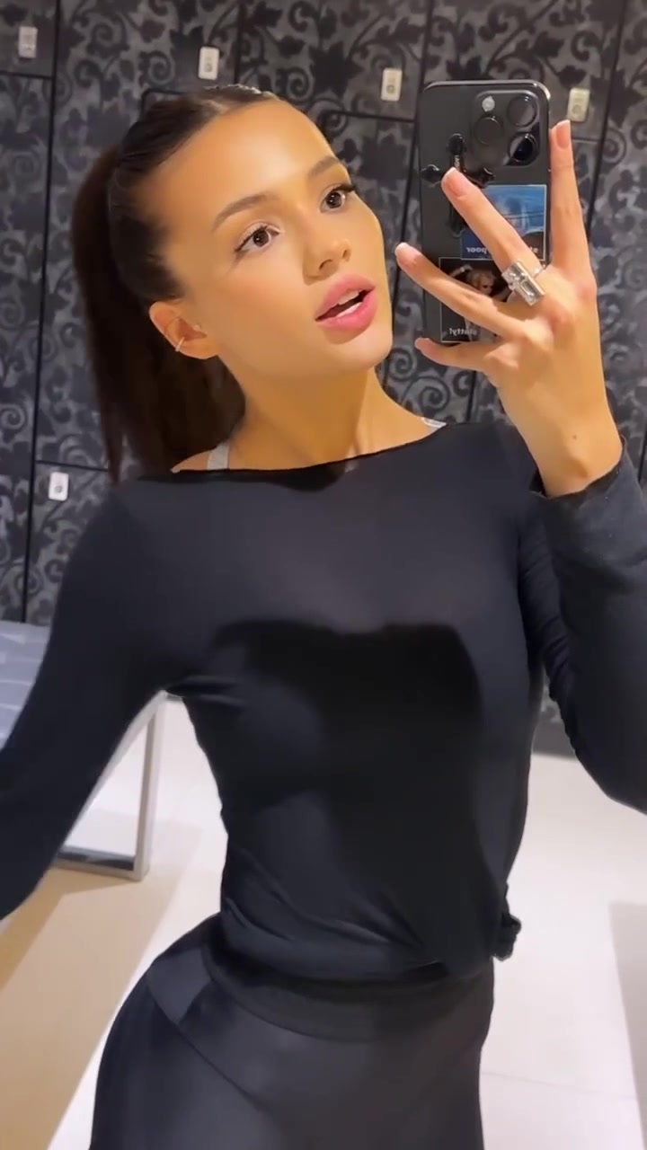 @V 🖤