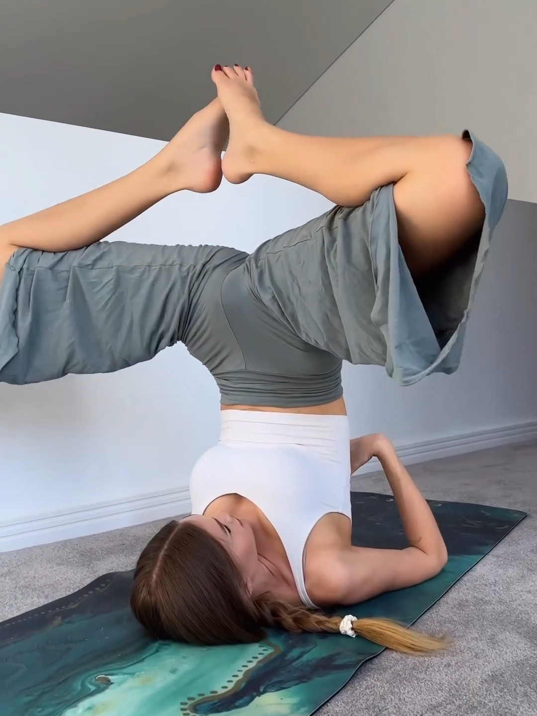@Mila Sobolov YOGA